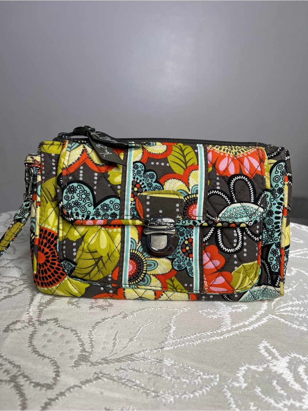 Vera Bradley Quilted Push-Lock Wristlet Wallet Clutch Floral Pattern